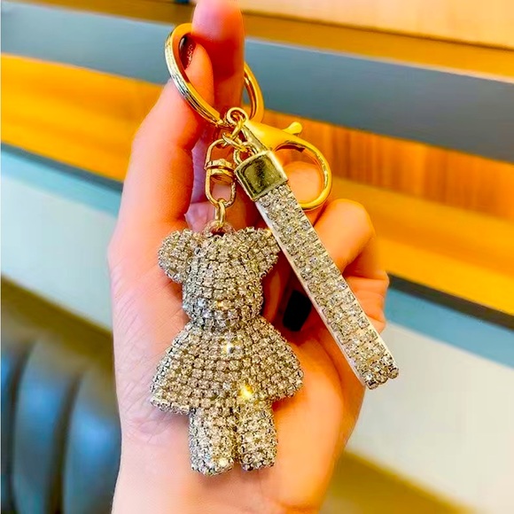 NWT CUTE BEAR FULL OF ARTIFICIAL DIAMONDS CAR KEYCHAIN PENDANT AND BAG ORNAMENT. - Picture 6 of 10